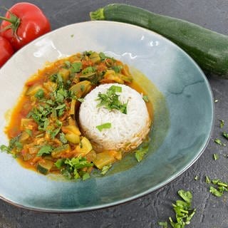 Zucchini-Curry mit Tomaten und Ingwer