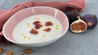 kalte mandelsuppe ajo blanco mit feigen