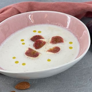 kalte mandelsuppe ajo blanco mit feigen