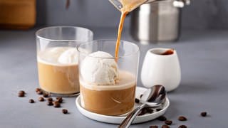 Eiskaffee mit Vanille-Eis