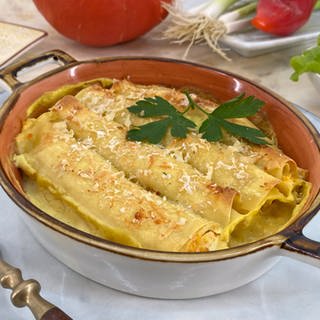 Kürbis-Cannelloni mit Frischkäse und Paprika