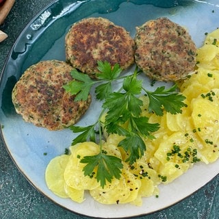 Fleischküchle mit Kartoffelsalat