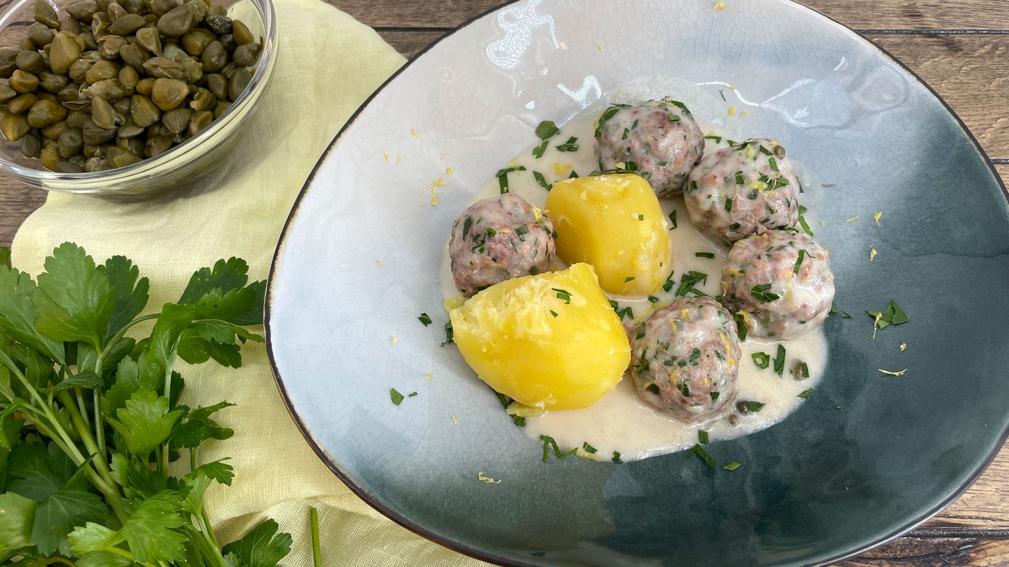 Königsberger Klopse mit Petersilien-Kartoffeln