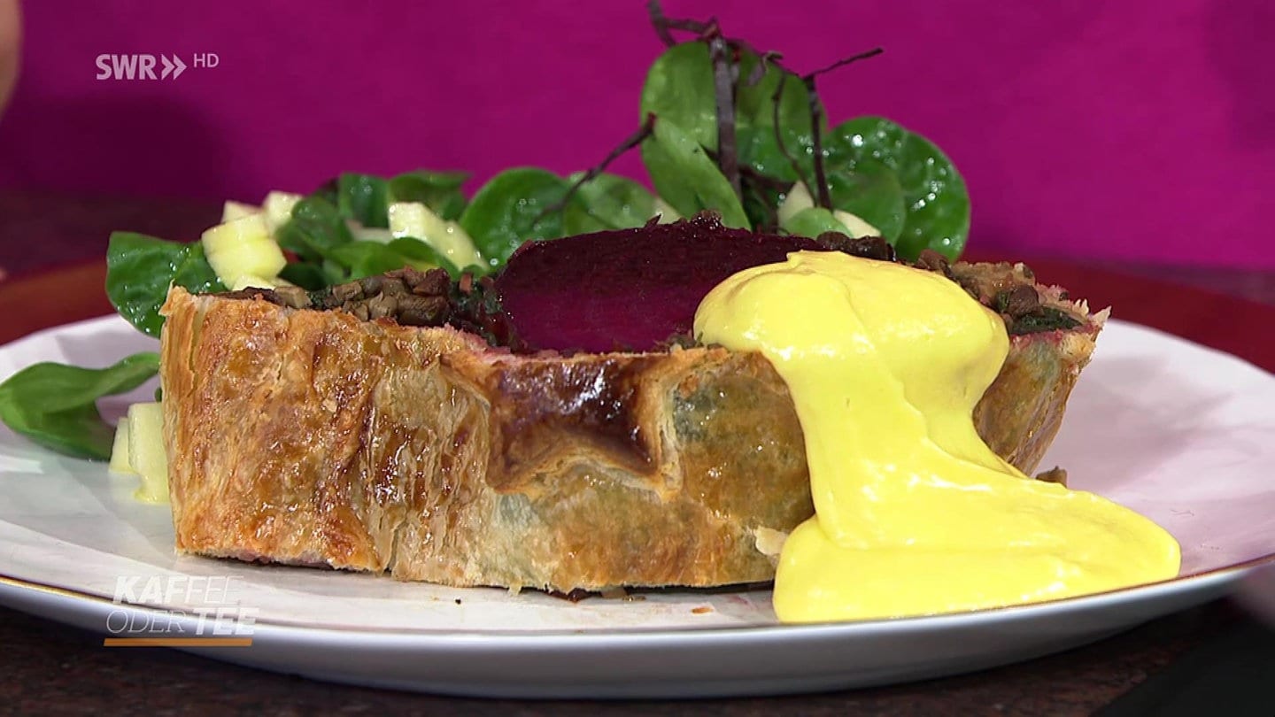 Rezept: Rote Bete à la Wellington mit Pilzen und Meerrettich-Hollandaise