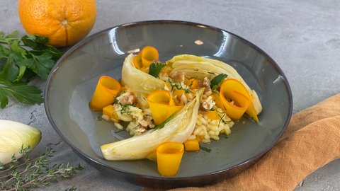 Kürbis-Risotto mit Orangen-Chicorée 