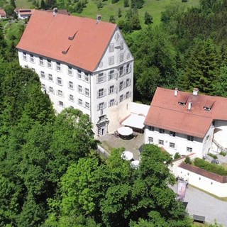 Schloss Achberg am Bodensee von oben