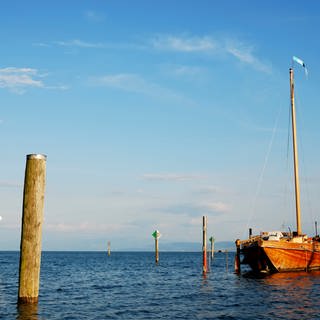 Holzboot auf Bodensee
