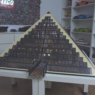Pyramide aus Lego