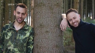 Clemens Keck und Tom Horak im Wald