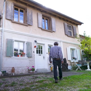 Außenansicht von Stefan Toths Fischerhaus in Wyhl am Kaiserstuhl