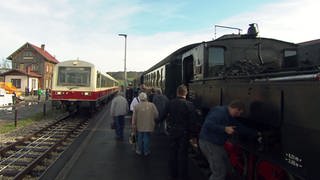 Von Münsingen nach Enstingen kann man mit der historischen Dampflok der Schwäbischen Alb-Bahn fahren.