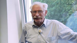 Seit 60 Jahren arbeitet der 74-jährige Heinz Häfner in seinem Betrieb – auch noch als Rentner.