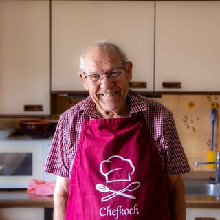 Friedrich Ries lernt mit Mitte 80 noch Kochen und Backen