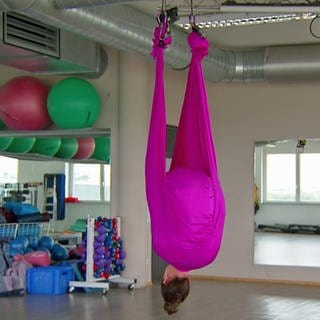 Gaby Kurfess betreibtt Aerial Yoga