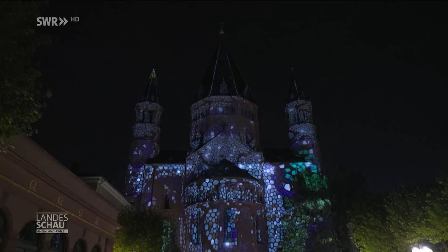 Mainzer Dom leuchtet