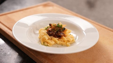 Rezept Kässpätzle mit Zwiebelschmelze Bild