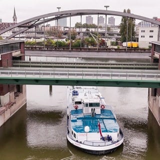 Neue Hubbrücke im Mannheimer Hafen