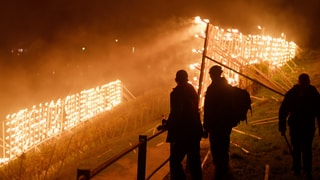 Ahrweiler Martinsfest: Die "Niddehöde Jonge" und der Wettkampf ums Feuer