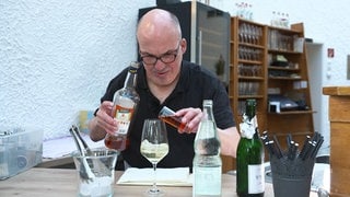 Joachim Hermann hat ein besonderes Talent im Cocktail-Mixen.