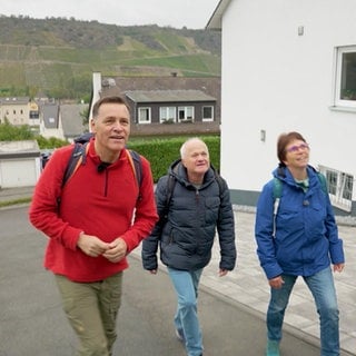 Holger Wienpahl (links) wanderte zusammen mit Tatiana Heller und ihrem Mann Thomas.