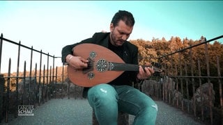 Hesham Hamra spielt Oud - eine arabische Laute