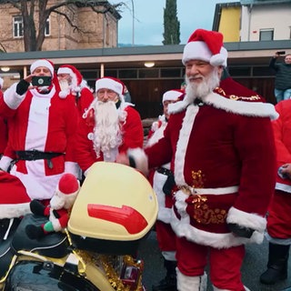 Die Riding Santas in einer Schule