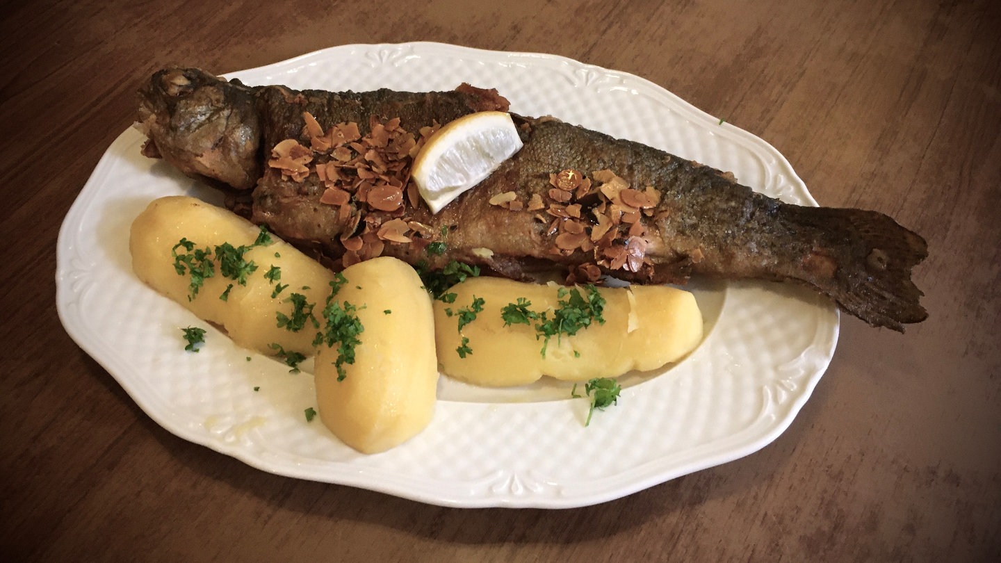 Forelle Müllerin Art an Apfel-Felsalat aus Großlittgen