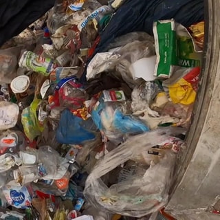 Plastikmüll auf einer Deponie
