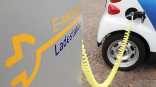 Die Zahl der öffentlichen Ladesäulen für E-Autos soll deutlich erhöht werden