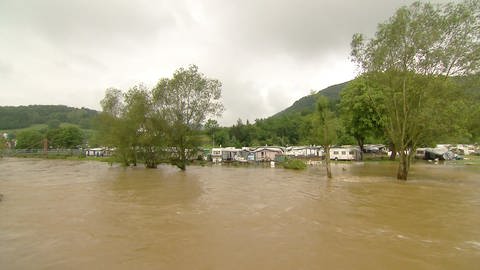 Überschwemmter Campingplatz in Altenahr
