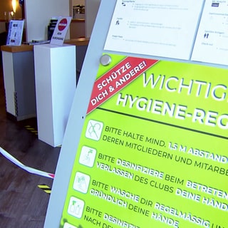 Informations-Poster zu geltenden Hygienevorschriften bei Covid-19