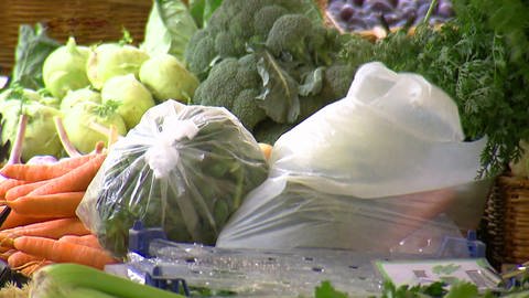 Gemüse in Plastiktüten
