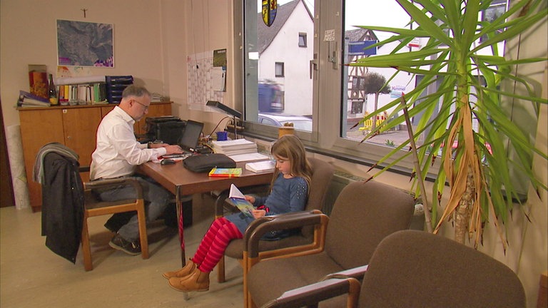 Hierzuland Wolfram Wilde mit seiner Tochter Paula