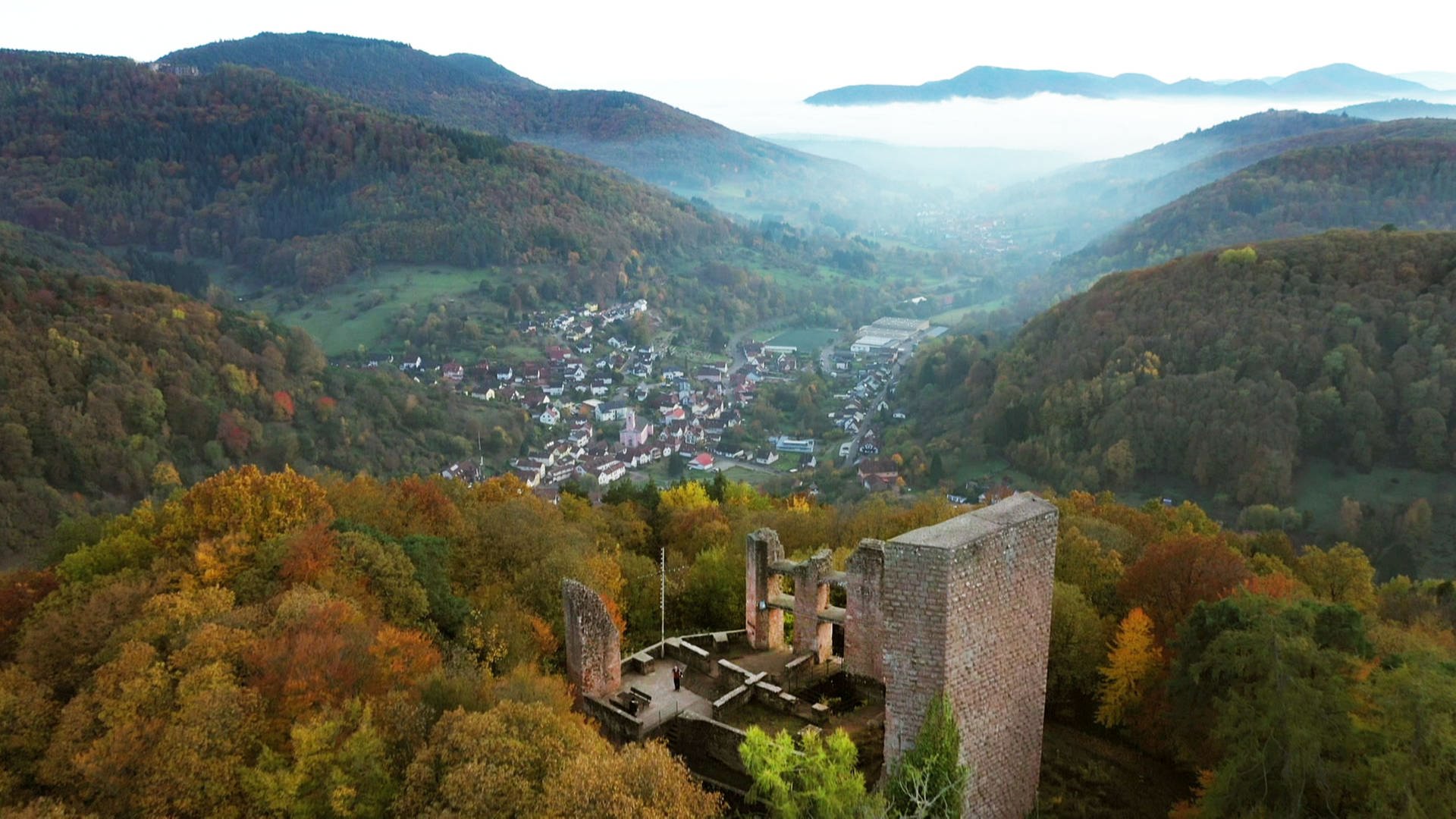 Die Burgstraße In Ramberg - Landesschau Rheinland-Pfalz - SWR Fernsehen