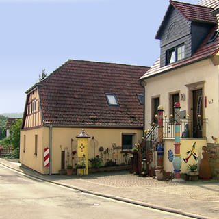 Die Hauptstraße in Dörnbach. 