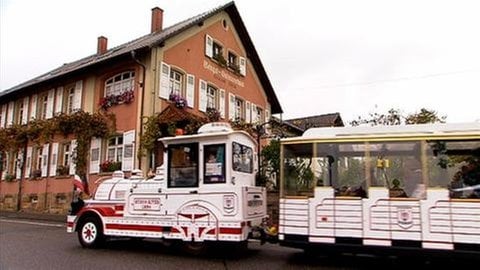 Grenzland-Bähnchen in der Hauptstraße