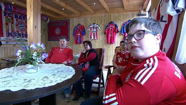 Eher ungewöhnlich in der Eifel Familie Dietz ist beeistert vom FC Bayern München