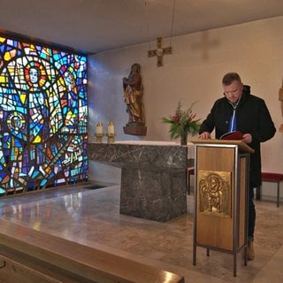 Pastor Dominic Gilbert möchte eine bessere Zukunft für seine Kirche