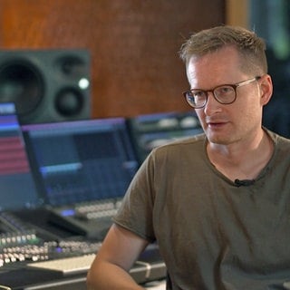 Musikproduzent Raimund Häveker wollte eigentlich mal Pfarrer werden