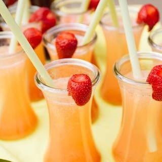Erdbeer-Limes im Glas