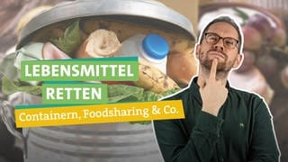 Ökochecker Tobias Koch steht vor übervollem Mülleimer. Lebensmittel retten, Containern, Food Sharing