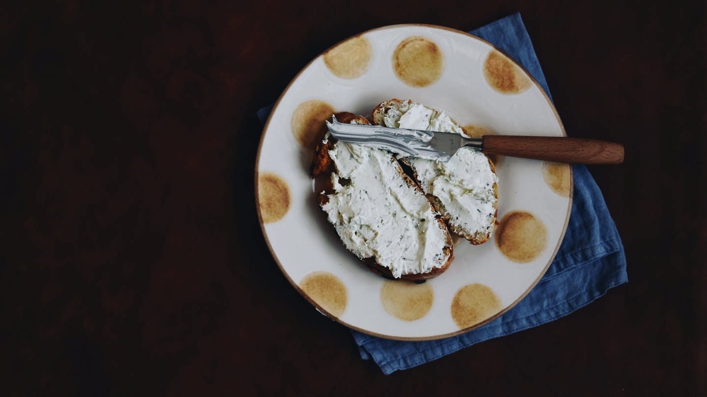 Frischkäse selber machen aus Buttermilch und Lab - Marktcheck - TV