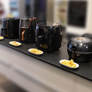 Airfryer Heißluftfritteusen von Lidl Silvercrest, Tefal, Cosori, Philips, Ninja im Test: Welche macht die besten Pommes? Sind die teuren Geräte wirklich besser?