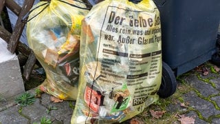 Das Kunststoff-Durcheinander im gelben Sack sorgt für Probleme beim Recycling. 